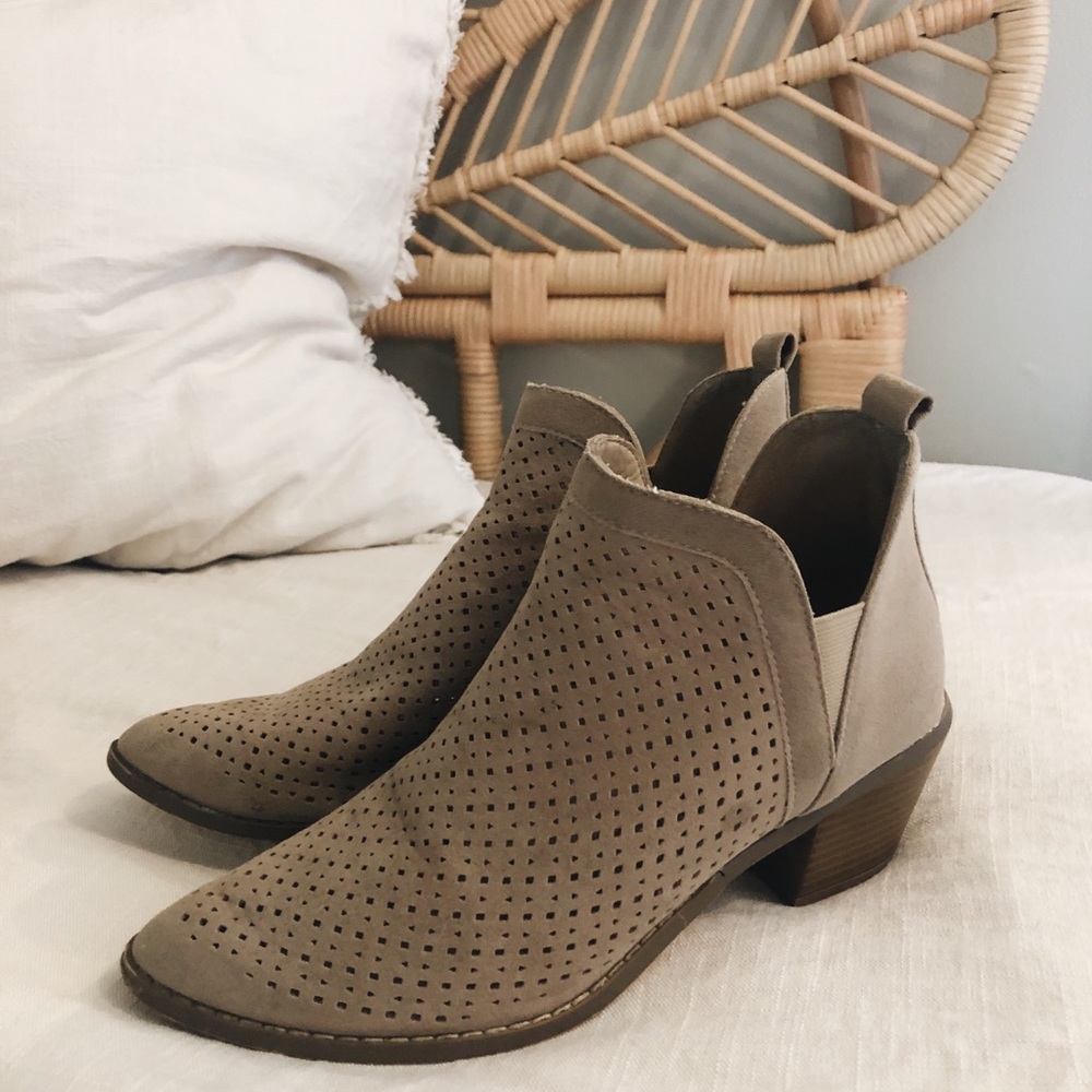 Yoki Ankle Booties - Picture 2 of 5